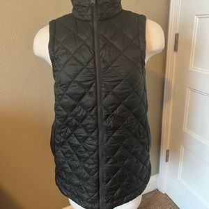 Athleta Whisper Featherless vest, Size Small